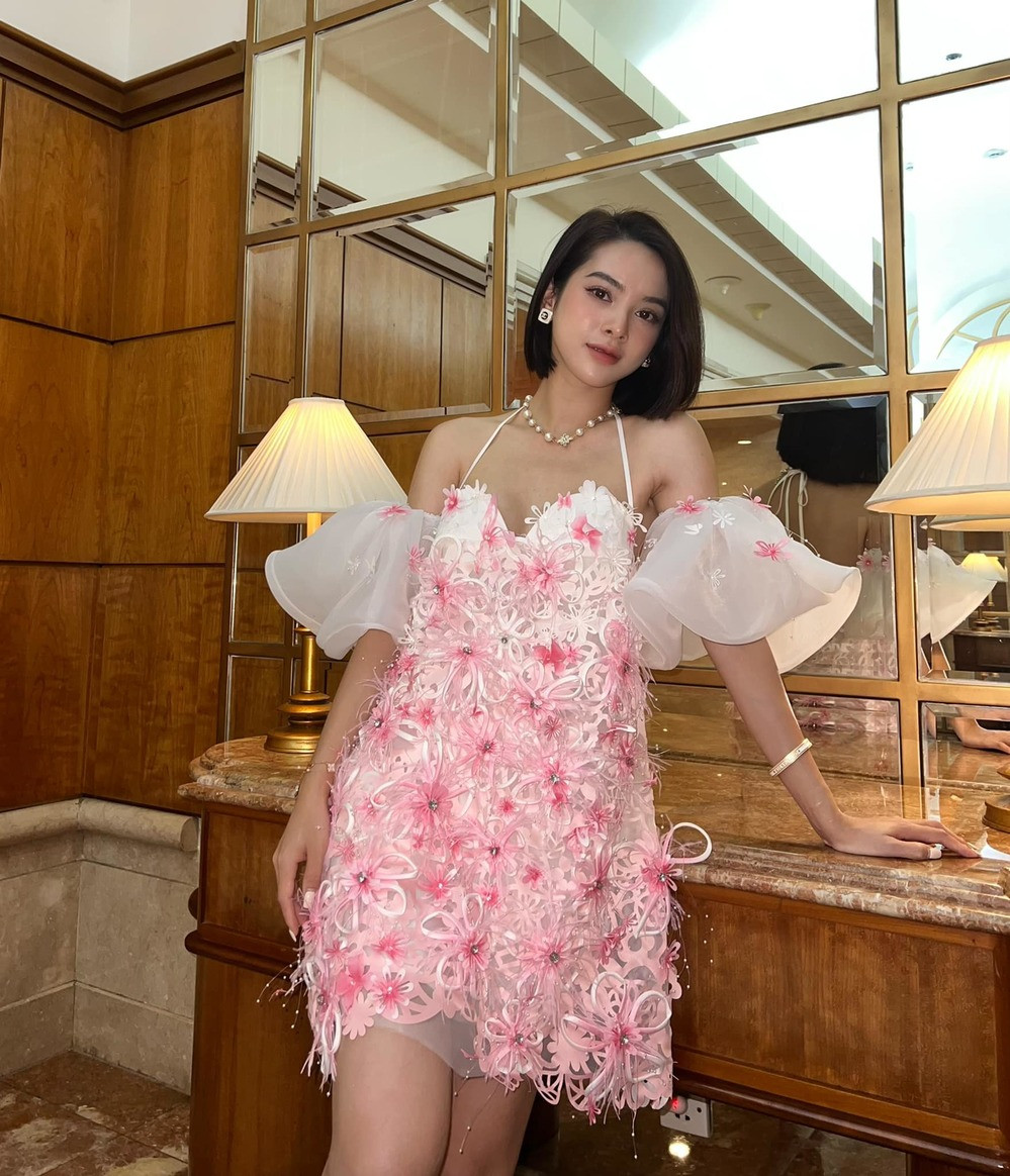 Khi mới chia tay người yêu, Quỳnh Lương sốc vì phát hiện bản thân mang thai. Tuy nhiên, bạn trai cùng gia đình lại không nhận đứa bé là ruột thịt của mình.