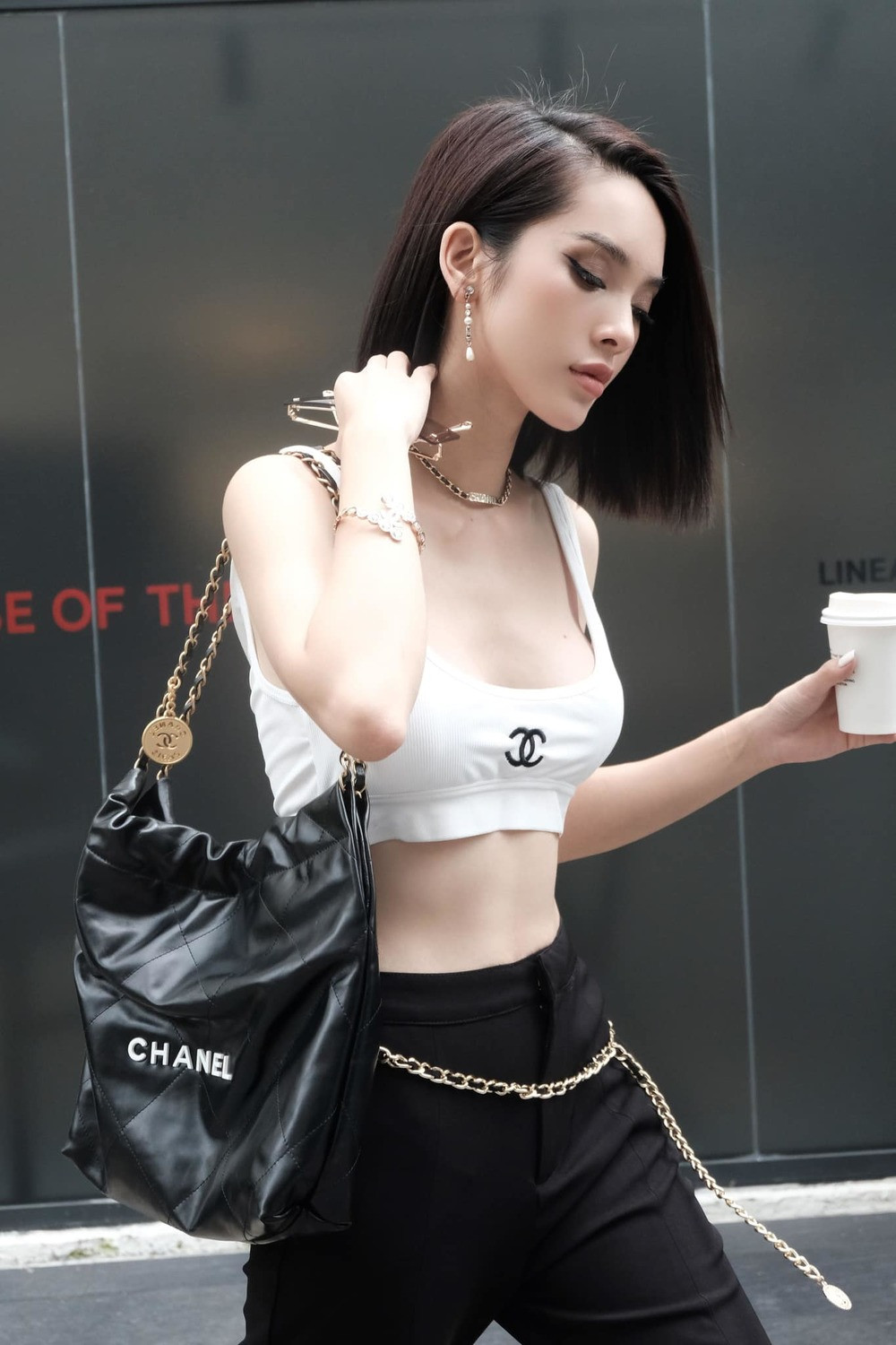 Trong chương trình Tâm sự mẹ bỉm sữa, Quỳnh Lương trải lòng về khoảng thời gian lầm lỡ của mình. Năm 18 tuổi, mẹ đơn thân xinh đẹp này đã bắt đầu cuộc sống tự lập, từ kiếm tiền nuôi sống bản thân.