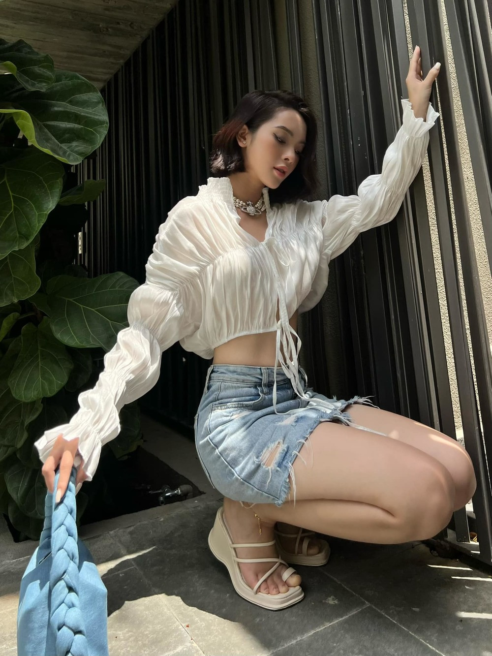 Tưởng chừng số khổ cũng chấm dứt nhưng chỉ mới hai tháng chung sống, Quỳnh Lương phát hiện chồng ngoại tình.