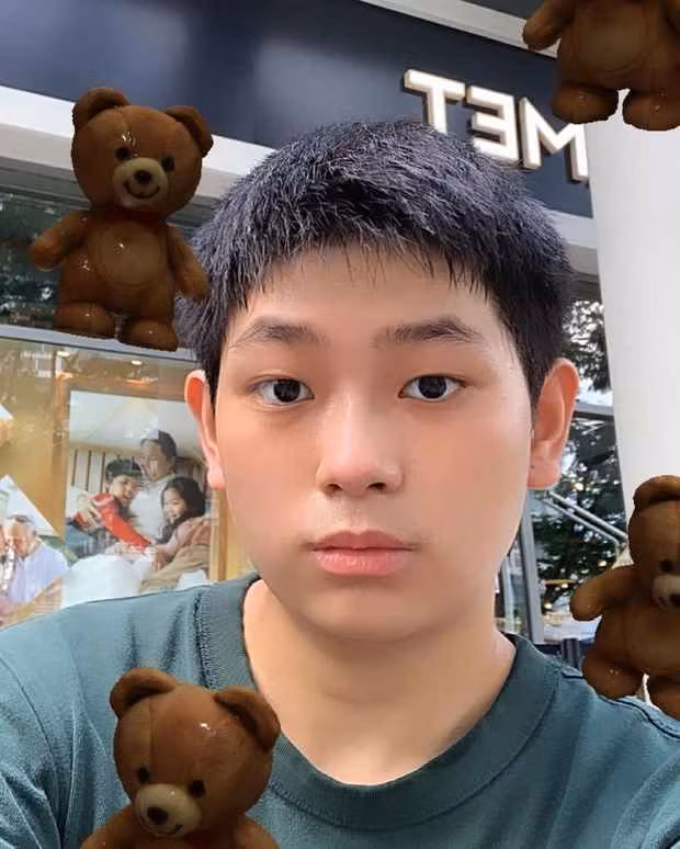 Sau những ồn ào của thần tượng, Gia Kỳ chính thức "quay xe" và cho biết làm fan của Ngọc Trinh là điều hối hậu nhất trong cuộc đời cậu.