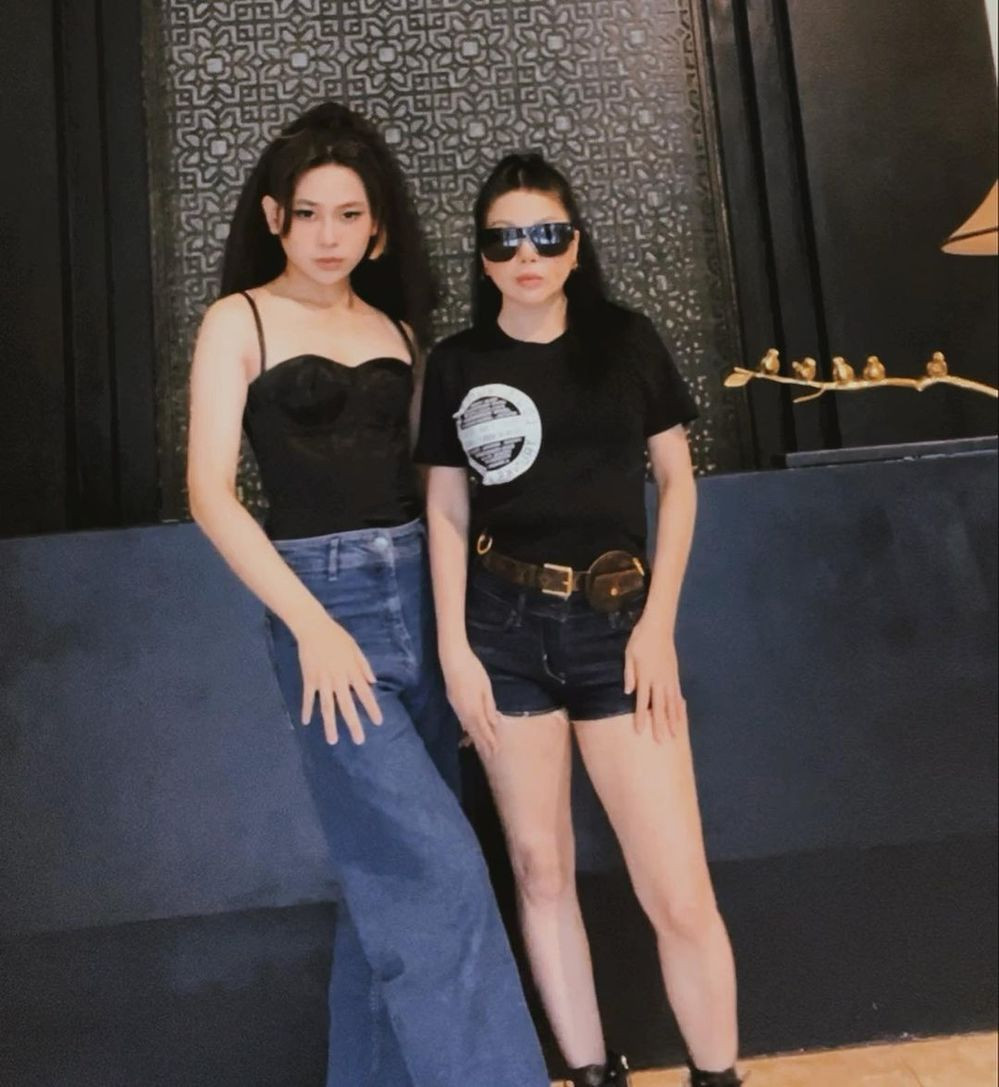 Hình ảnh nữ tính của Gia Kỳ nhận được nhiều lời khen ngợi, khán giả nhận xét rằng rich kid sinh năm 2003 xinh đẹp chẳng kém con gái "xịn".