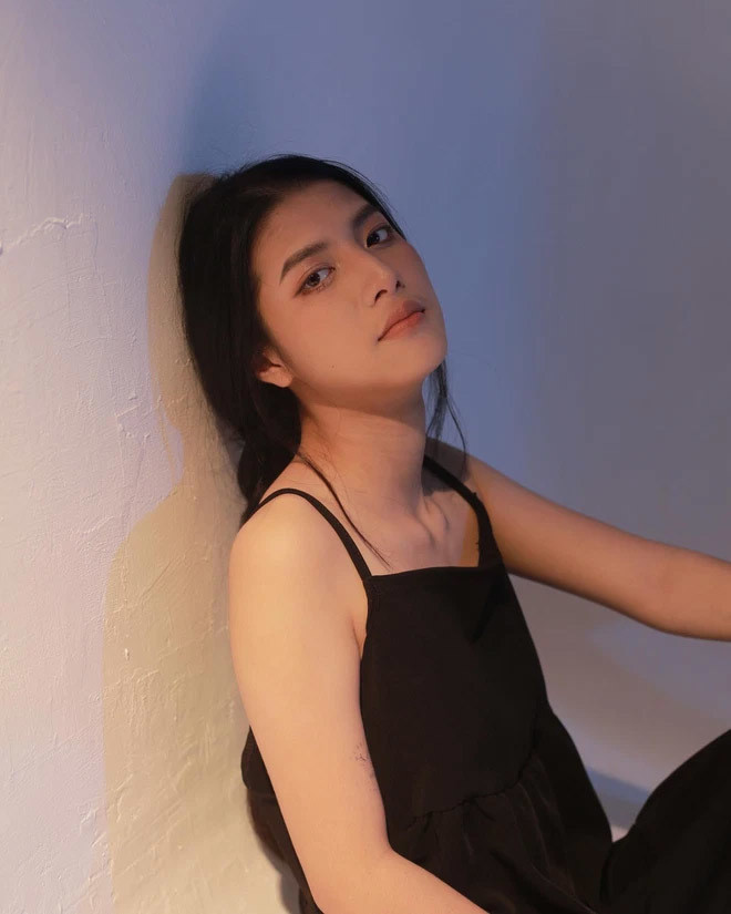 Cư dân mạng phải xuýt xoa, ông trời không bao giờ lấy hết của ai mọi thứ, Diệu không thể nghe nói nhưng đổi lại, cô có nụ cười tỏa nắng cùng nguồn năng lượng tích cực.