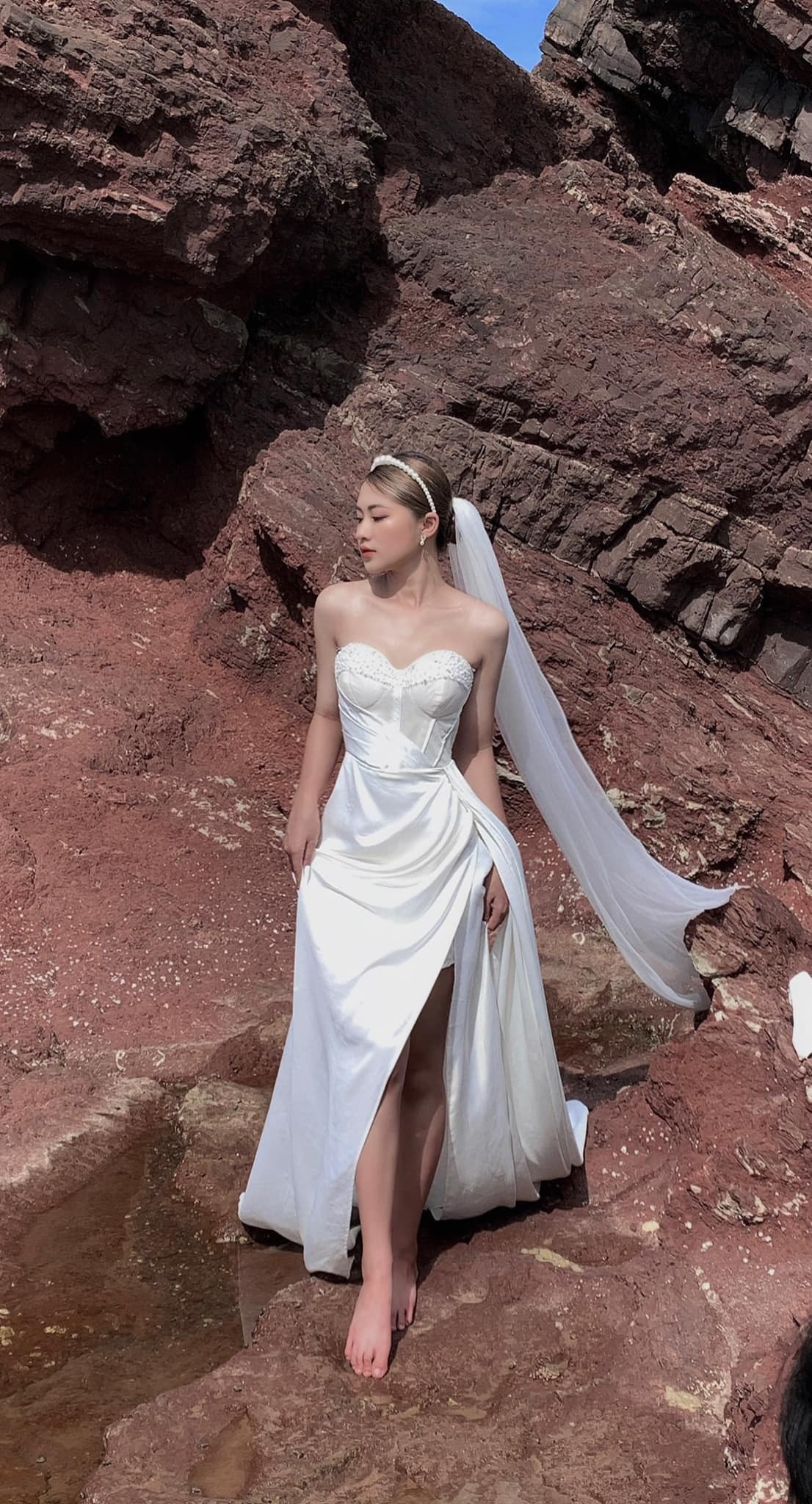 Hơn nữa, Thu Hiền cũng có thể linh hoạt việc tập luyện, tùy vào thời gian, địa điểm khác nhau, không bị phụ thuộc bởi các dụng cụ hỗ trợ khác như gym, yoga hay pilates,...