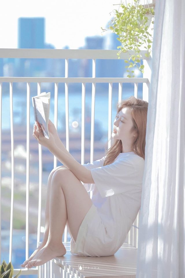 Đứng trước nhiều tin đồn về tình cảm nhưng cho tới hiện nay, Ribi vẫn chưa chính thức lên tiếng về việc sánh đôi bên bất cứ chàng trai nào.