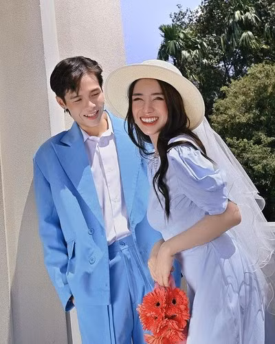 Qua hình ông xã "tag", rich kid đình đám Sài thành gây ấn tượng với gương mặt xinh đẹp, thần thái sang chảnh khỏi bàn.