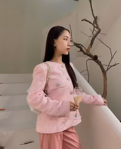 Khoảnh khắc ghi lại, đôi trẻ lên đồ cá tính trong một bộ ảnh thời trang.