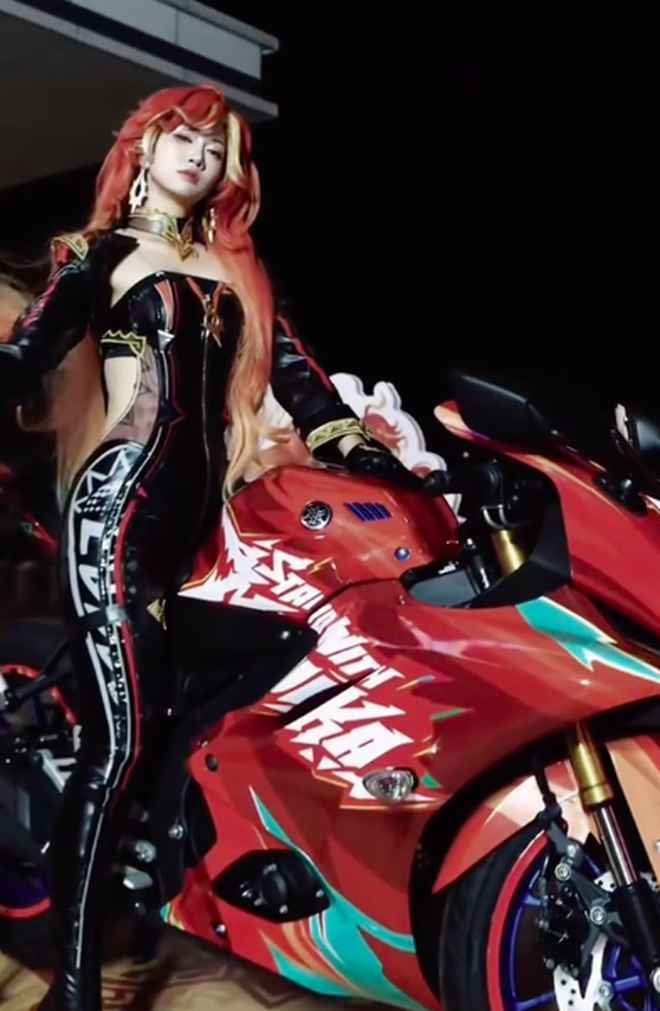 Đang xây dựng hình ảnh nàng thơ nền nã, mới đây, Lê Bống khiến người xem bất ngờ với diện mạo nổi loạn, khi hoá thân thành Mavuika.