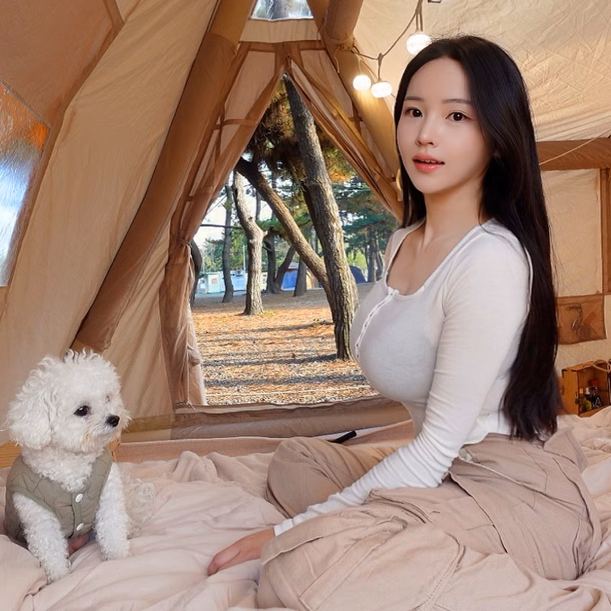 Nếu độc giả từng nghĩ rằng “cắm trại sinh tồn” ở thiên nhiên hoang vu là chuỗi hành trình gian khổ, thì khi xem Uni Camp, chắc chắn quan điểm đó sẽ bị thay thế.