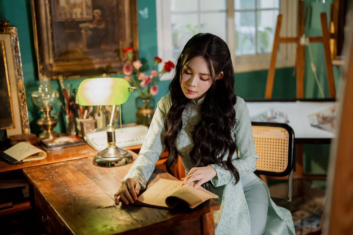 Trần Bích Hạnh là bạn gái của hậu vệ Vũ Văn Thanh. Đầu năm 2025, cặp đôi đã thoải mái công khai mối quan hệ hẹn hò.