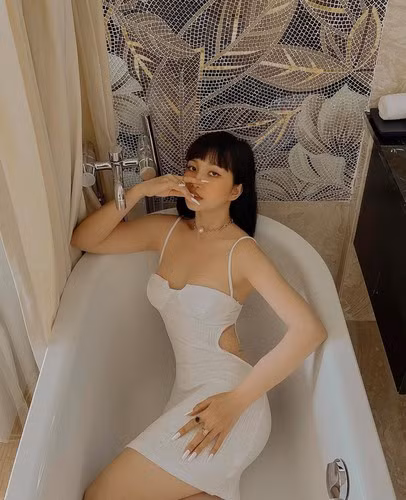 Heri Trương từng gây chú ý khi đăng ký dự thi Hoa hậu Hoàn vũ Việt Nam bởi cô có thân hình săn chắc, 3 vòng cân đối và vẻ đẹp khoẻ khoắn... phù hợp với tiêu chí cuộc thi. Cô có số đo 3 vòng: 84-60-94 (cm).