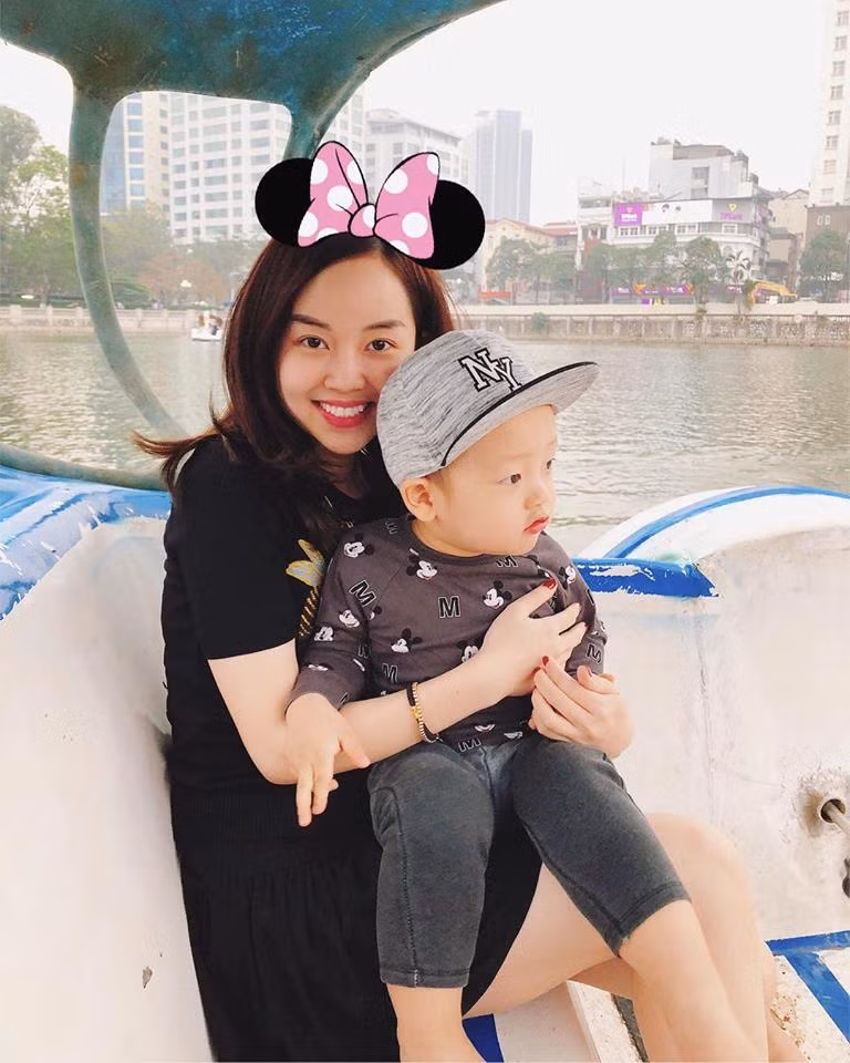 Có thể nói, Ly Kute chính là ví dụ điển hình cho hình tượng một bà mẹ đơn thân thời hiện đại: Xinh đẹp, sành điệu và hoàn toàn độc lập.