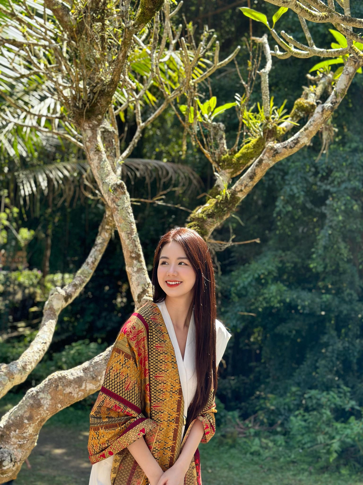 Chia sẻ thêm về chuyện tình cảm, Minh Phụng cho biết mình và chồng quen nhau qua MXH từ năm 2019. Khi đó Thịnh có nhắn tin nhưng khoảng 1 năm sau cô nàng mới trả lời. Từ đó trở đi, cả hai có cơ hội tìm hiểu và bén duyên yêu nhau.