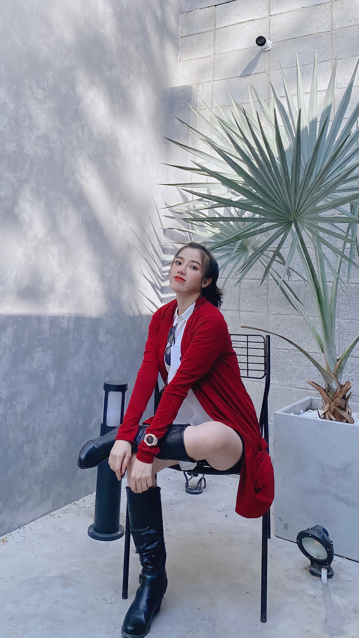 Ngoài ra, Dumy Ngô cũng là một fan hâm mộ của đội tuyển Việt Nam.