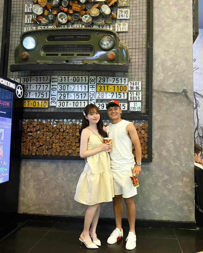 Nổi tiếng quá nhiều lúc cũng trở thành điều bất lợi khi mọi hoạt động đời tư của Huỳnh Anh và Quang Hải bị theo dõi.