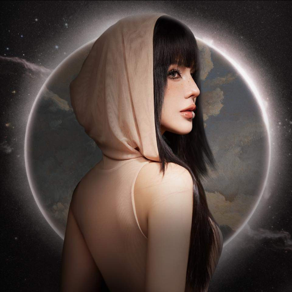 Khi được hỏi về mẫu hình người mới, Diệp Lâm Anh cho biết: "Hiện tại tôi chưa đặt ra tiêu chí gì, bản thân tôi chưa muốn bước sang một mối quan hệ nào khác vì muốn tập trung cho nhiều thứ. Phụ nữ có rất nhiều thứ, là gia đình, là con cái, là sự nghiệp và cả nhan sắc nên lúc này có thời gian bình tâm để tôi tập trung sắp xếp ổn thỏa mọi thứ trước khi bước vào một mối quan hệ nghiêm túc khác".