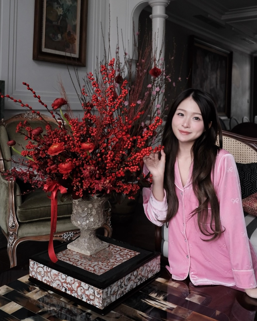 Người xem không ngừng khen ngợi sắc vóc và phong cách của Chao, rằng cô mạnh dạn khoe thân hình trên các nền tảng mạng xã hội.