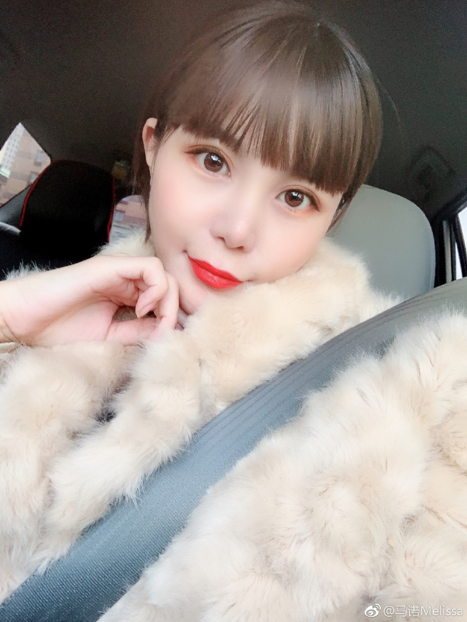 Có người cho rằng Mã Nặc quá đặt nặng vật chất trong tình cảm, bị mỉa mai là kẻ lợi dụng, đào mỏ...