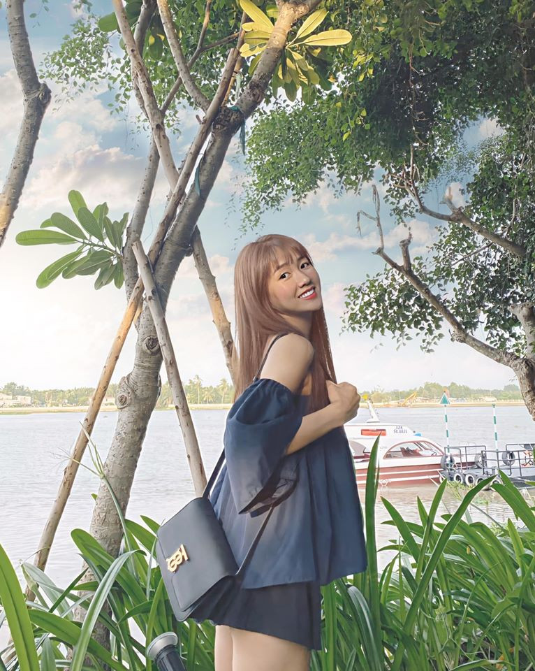 Kể từ sau màn hóa thân ấn tượng với nhân vật Phương “Xù” ở hiện tượng phòng vé Em chưa 18 (2017) và vai diễn thiếu nữ Mi Trần, Kiều Trinh luôn tích cực trau dồi cho mình kỹ năng diễn xuất lẫn vốn sống thực tế.