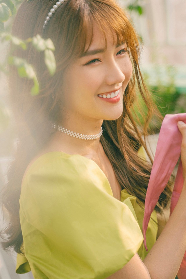 Khi được hỏi về dự án phim mới nhất, Kiều Trinh Xíu tiết lộ cô đang tham gia bộ phim truyền hình Gia đình là số 1 phần 3.