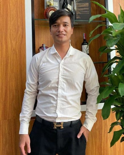 Năm 2017, Lệ Rơi từng có định xuất gia. Anh đã tu tập, ăn chay trường được 1 năm. Tuy vậy, thời điểm đó gia đình gặp biến cố, bản thân anh còn lăn tăn vì chưa làm tròn chữ hiếu nên gác lại ý định.