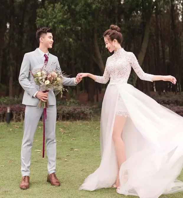 Mới đây, trên trang cá nhân, bà xã của Phan Văn Đức là Nhật Linh đã bóc phốt thói xấu "nghiện game" của chồng và tha thiết nhờ bạn bè "đừng rủ chồng em đi chơi game nữa".