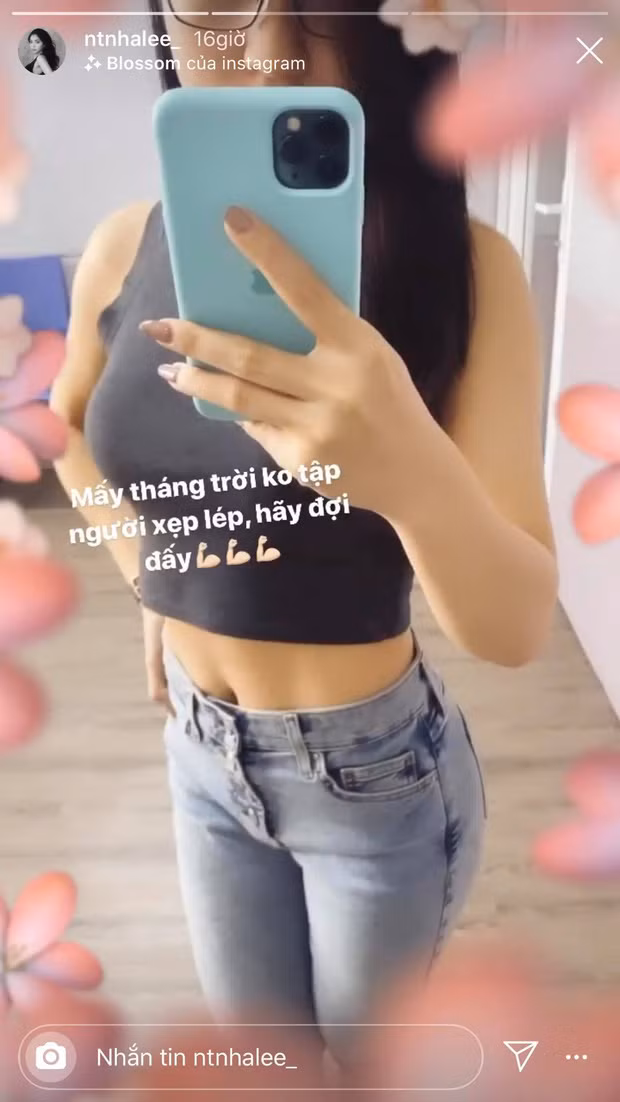 Dù than thở việc mình "càng ngày càng mỏng như lá lúa" hay "người xẹp lép" nhưng không khó để nhận ra vóc dáng của bạn gái cũ Quang Hải ngày càng đẹp ra, 3 vòng săn chắc, đặc biệt vòng 2 còn có cơ bụng hiện lên rõ mồn một.