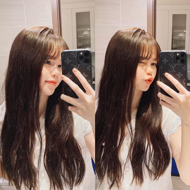 Những lúc bình thường, bạn gái cầu thủ Quang Hải được thả tim vì nhan sắc dễ thương, nhẹ nhàng.