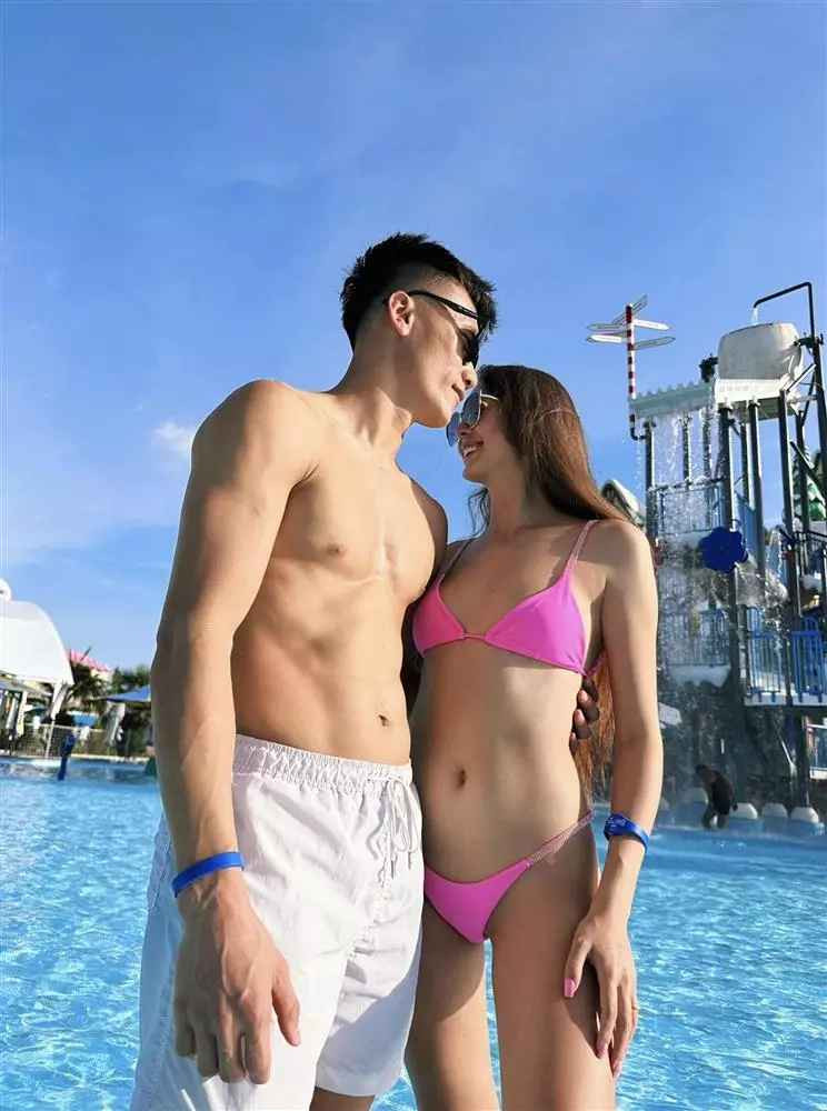 Đặc biệt, ở lần lên sóng này, vợ Bùi Tiến Dũng tiếp tục ghi điểm về nhan sắc mặn mà dù trải qua ca sinh nở chưa lâu.