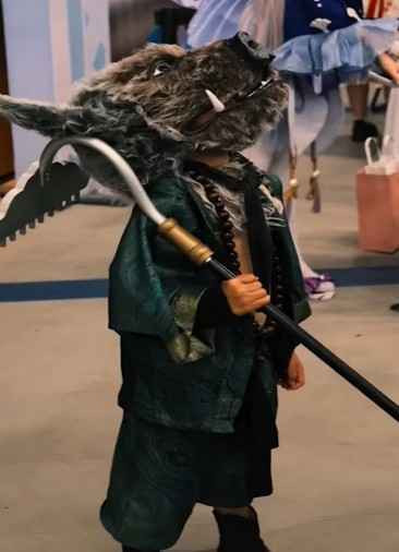 Có 2 điều khiến "Lão Trư" hot đến vậy chính là hình tượng mới mẻ được nhà phát triển Game Science làm lại cực kỳ khác biệt so với nguyên tác Tây Du Ký của Ngô Thừa Ân hay phiên bản Tây Du Ký 1986 đã đi vào huyền thoại. Tiếp đến là phần cốt truyện game đã làm nổi bật câu chuyện phóng tác của Trư Bát Giới và cực kỳ viral trên MXH.