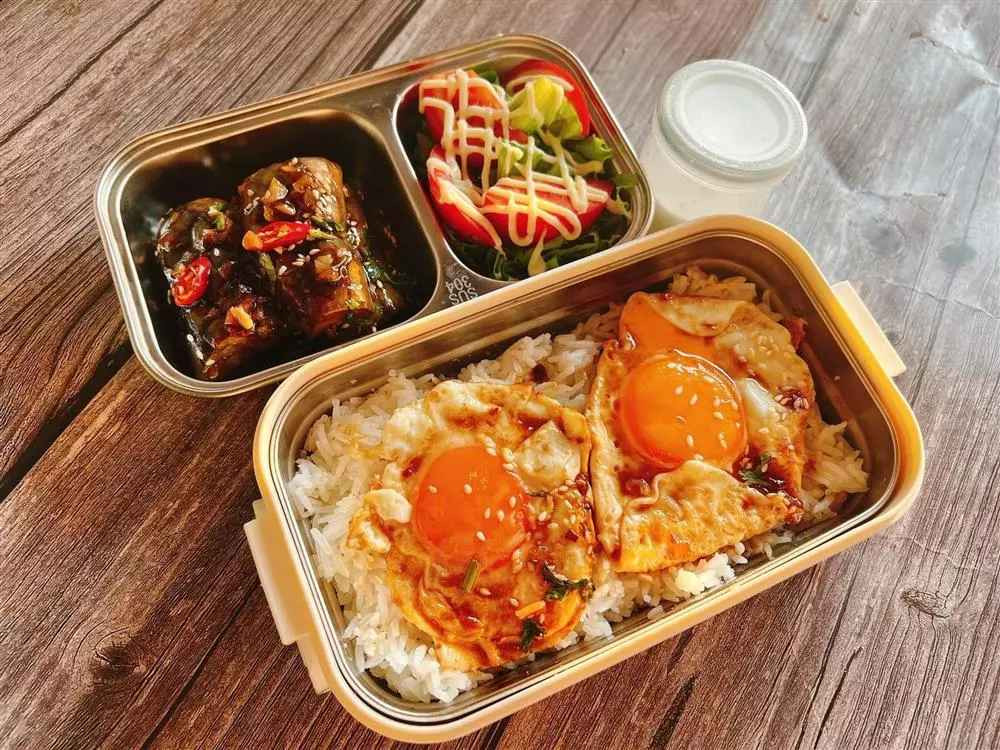 Thế nhưng tất cả những món liên quan đến trứng cô giáo trẻ này nấu đều có một điểm chung là thơm ngon, dễ ăn và khiến cho cả gia đình khó lòng buông đũa mỗi khi thưởng thức.