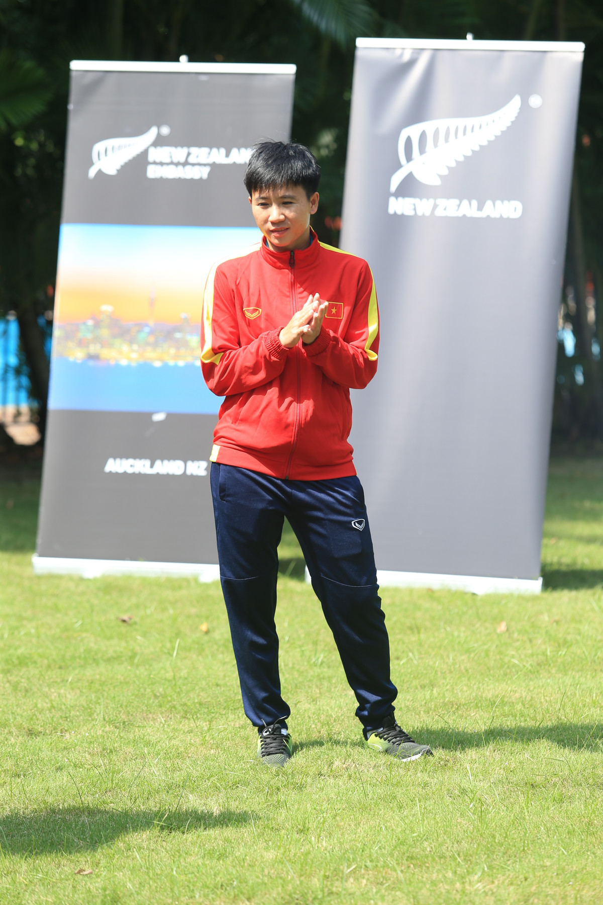 Các tuyển thủ nữ Việt Nam rất hào hứng, sẵn sàng đón nhận kết quả bốc thăm tại World Cup 2023. Tuyển thủ Tuyết Dung thậm chí còn cho biết mình và các đồng đội gặp các đội càng mạnh càng thích