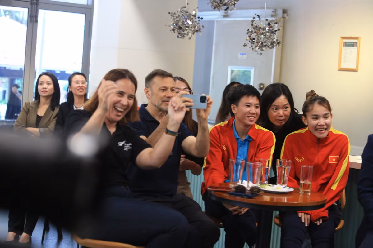 Tại World Cup 2023, tuyển nữ Việt Nam không đặt mục tiêu về thành tích mà quyết tâm chơi hết mình, học hỏi các đối thủ mạnh trên thế giới. Dù vậy, lãnh đạo VFF, HLV Mai Đức Chung khẳng định ĐTQG nữ Việt Nam sẽ có sự chuẩn bị tốt nhất về mọi mặt.