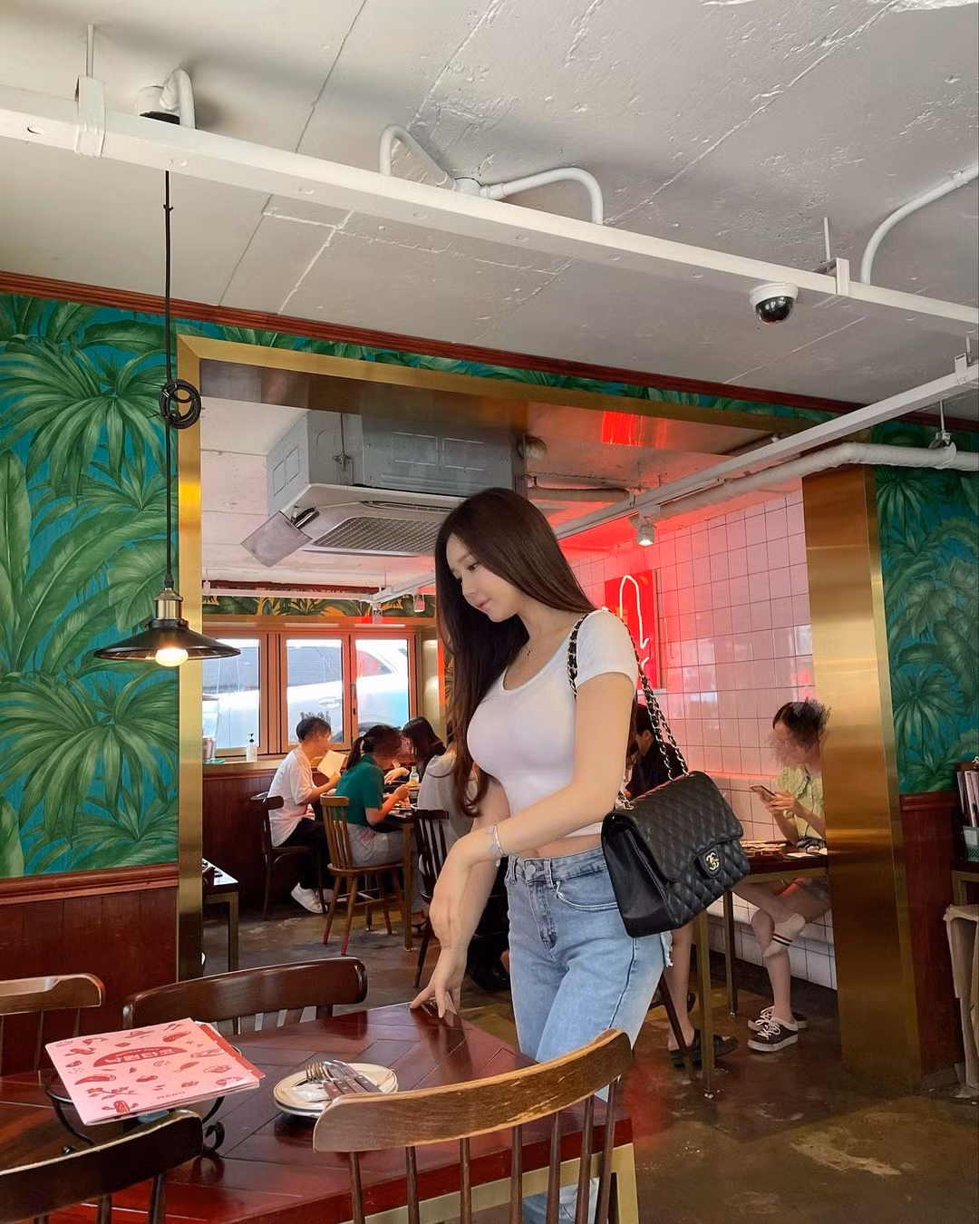 Garin năm nay đã 31 tuổi nhưng nhìn cô nàng so với gái đôi mươi thì cũng chẳng có nhiều khác biệt.