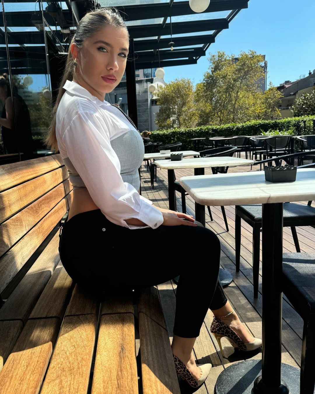 Sự nghiệp bóng đá của Karaarslan sớm kết thúc do chấn thương.