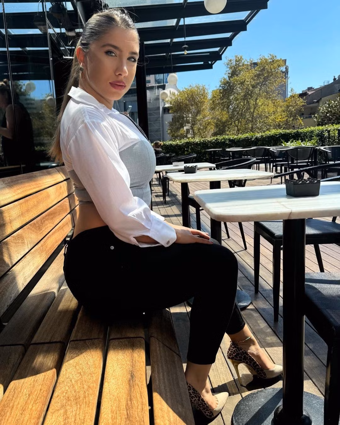 Sự nghiệp bóng đá của Karaarslan sớm kết thúc do chấn thương.