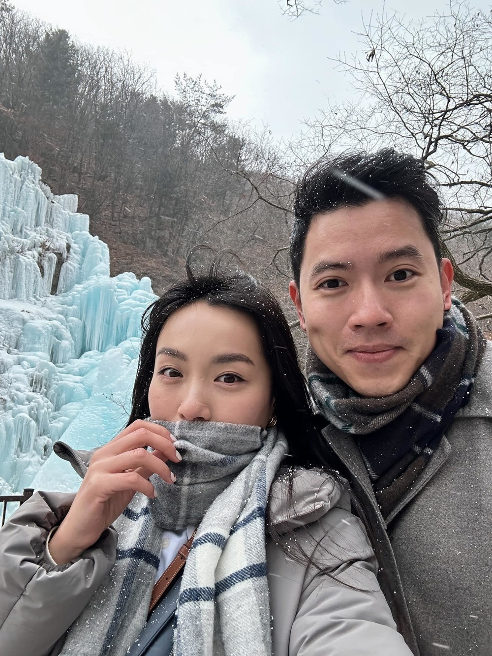 Trong chuyến du lịch này cặp đôi đã ở khách sạn đắt đỏ có giá lên tới 13 triệu đồng/đêm. Kể cả bữa trưa và bữa tối của họ cũng có giá lên tới 4-6 triệu đồng/1 bữa. Nhìn mức độ chịu chi của cặp đôi khiến ai nấy cũng phải xuýt xoa ngưỡng mộ.