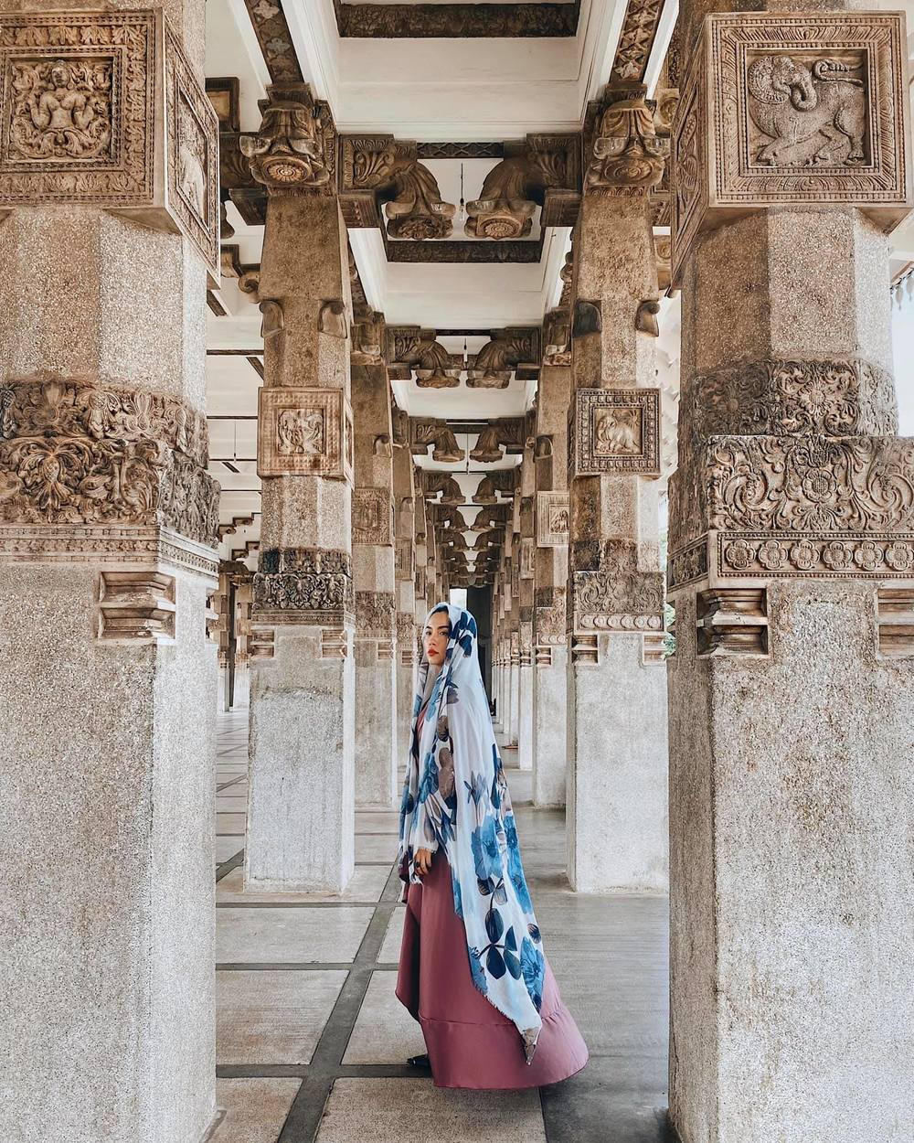 Hà Trúc và Quang Đạt bắt đầu lộ hint hẹn hò từ tháng 10/2019, nhưng tới tháng 1/2020 cả hai mới chính thức xác nhận ở bên nhau. Từ khi công khai hẹn hò, cặp đôi thường xuyên chia sẻ những khoảnh khắc ngọt ngào trên trang cá nhân.