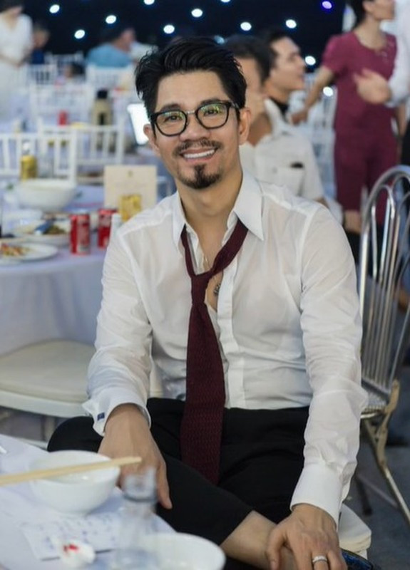 Hình ảnh bố Doãn Hải My chạy đôn chạy đáo để lo cho đám cưới con gái là điều mà nhiều người chú ý khi hôn sự của cặp đôi nổi tiếng diễn ra.