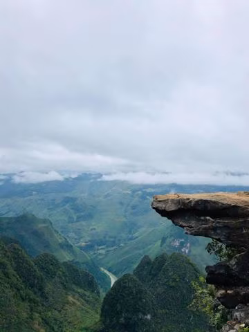 Cận cảnh mỏm đá "tử thần" tại thôn Xéo Sà Lủng, xã Pải Lủng, huyện Mèo Vạc, tỉnh Hà Giang.