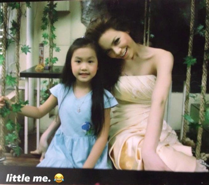 Việc được tiếp xúc với nghệ thuật sớm nên Doãn Hải My cũng có cơ hội được gặp gỡ, tiếp xúc với người nổi tiếng từ nhỏ, như ca sĩ Hồ Ngọc Hà.