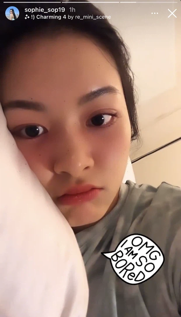 Nguyễn Tố Anh - hot girl Hải Phòng đình đám một thời đăng ảnh selfie trước giờ đi ngủ nhưng lại khiến nhiều người phải mất ngủ.