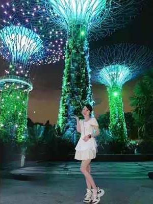 Theo đó, thay vì một lòng một dạ giúp đỡ, phần đa họ lại chỉ thích "troll", chế ảnh gốc thành những khoảnh khắc "khó đỡ" khiến chủ thớt không biết nên cười hay nên khóc.