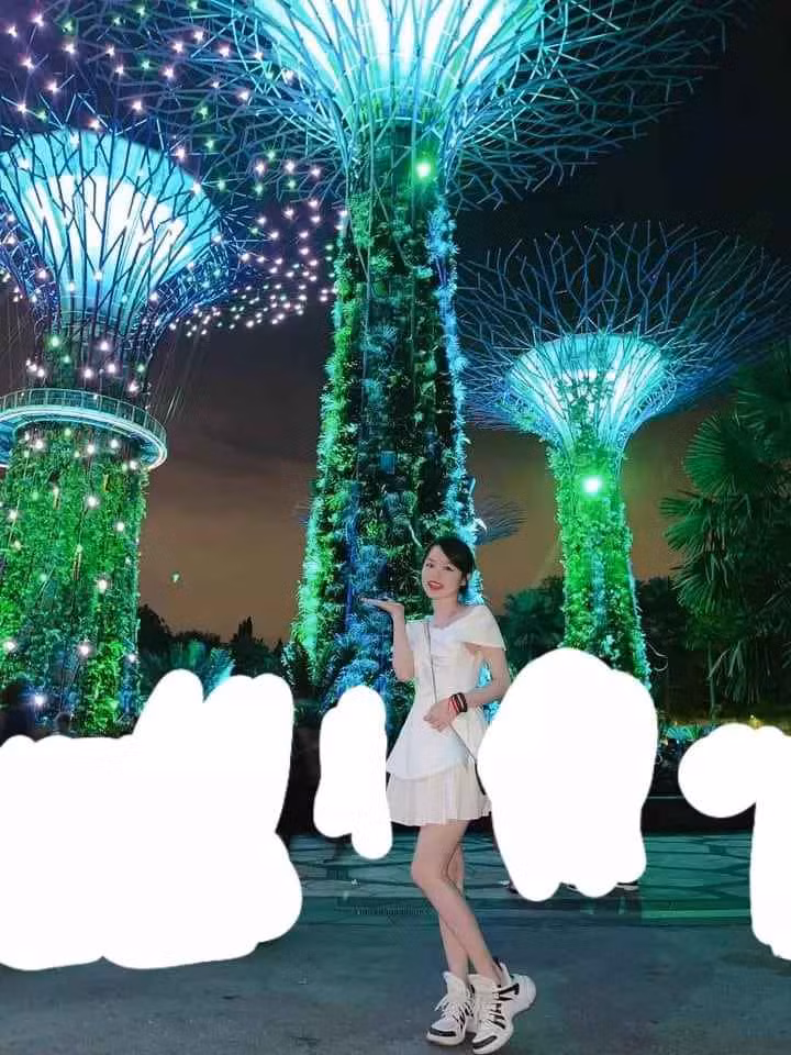 Pha xử lý có vẻ hơi cồng kềnh của dân mạng với bức ảnh của Huỳnh Anh.