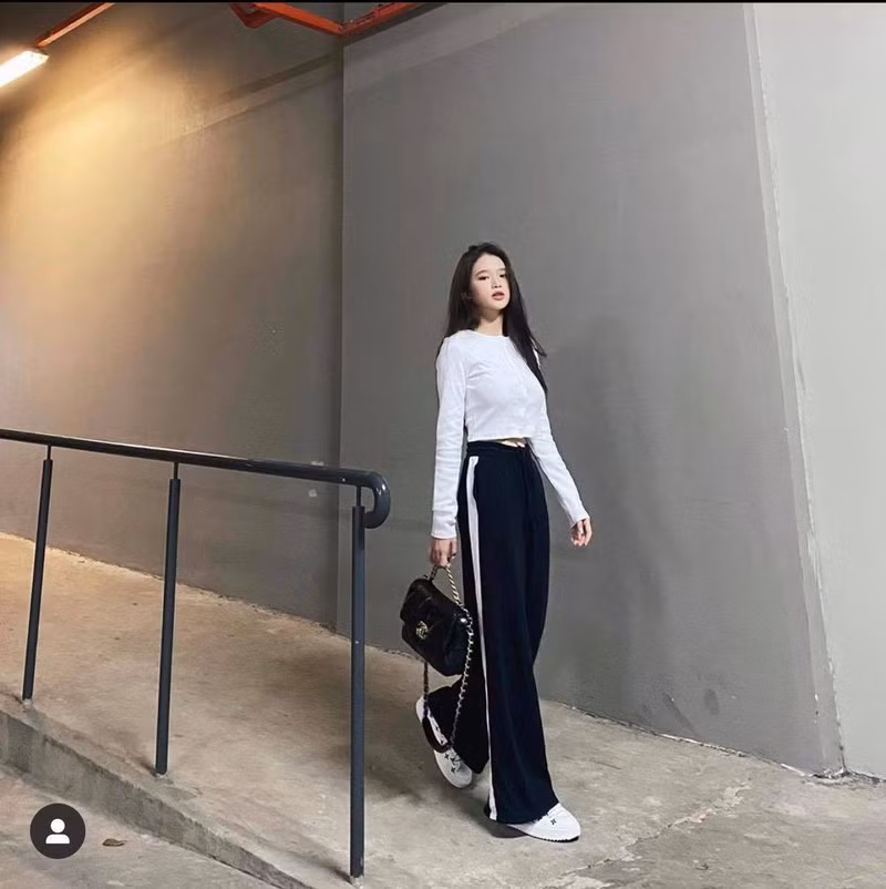 Ở tuổi 19, Linh Ka tận hưởng cuộc sống khá sung túc, đủ đầy và tự thưởng cho mình những món hàng đắt đỏ sau thời gian lao động chăm chỉ.