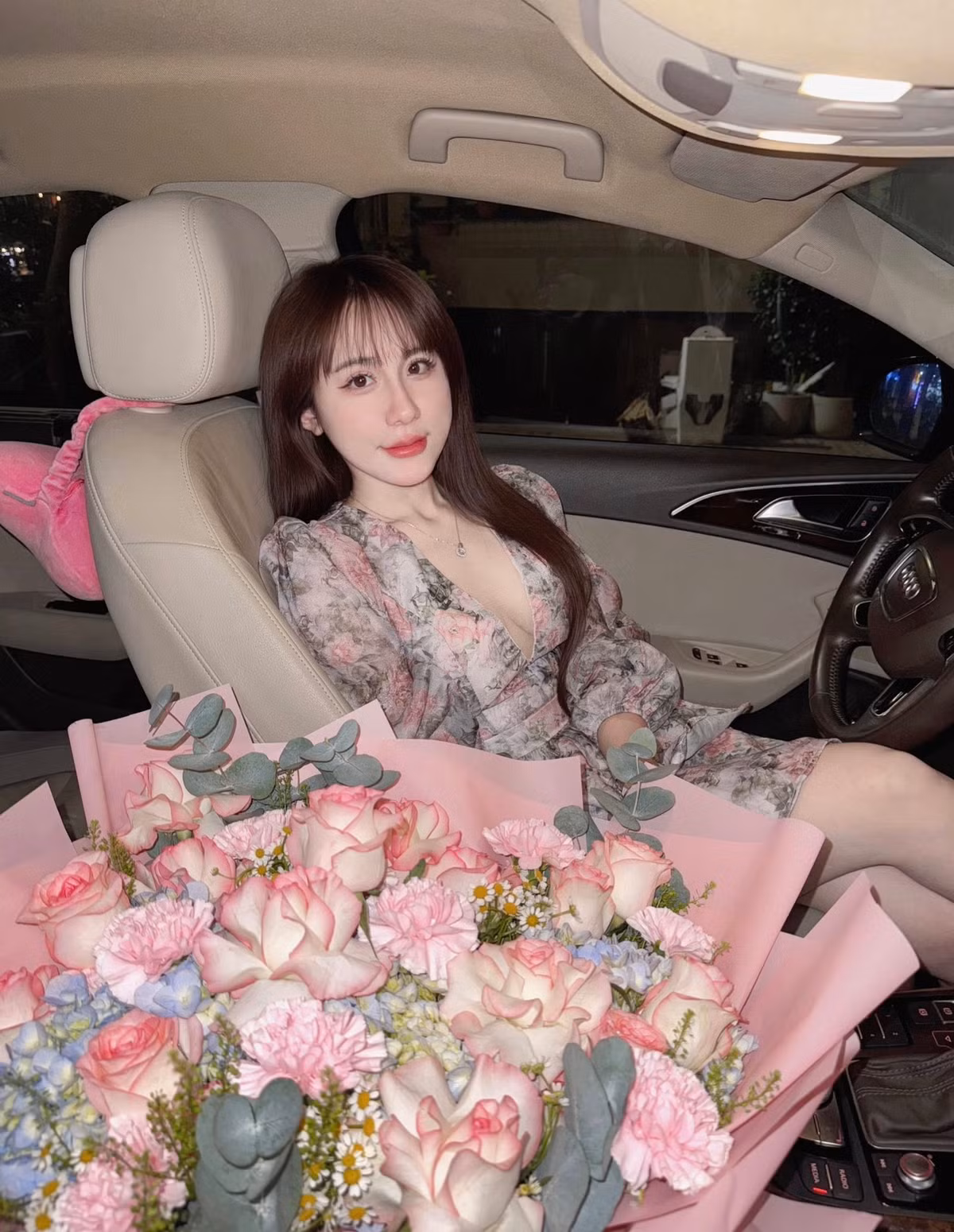 Câu chữ nhẹ nhàng, không cầu kỳ nhưng chính sự giản dị ấy của Tuyết Anh lại khiến trái tim bao người rung rinh.