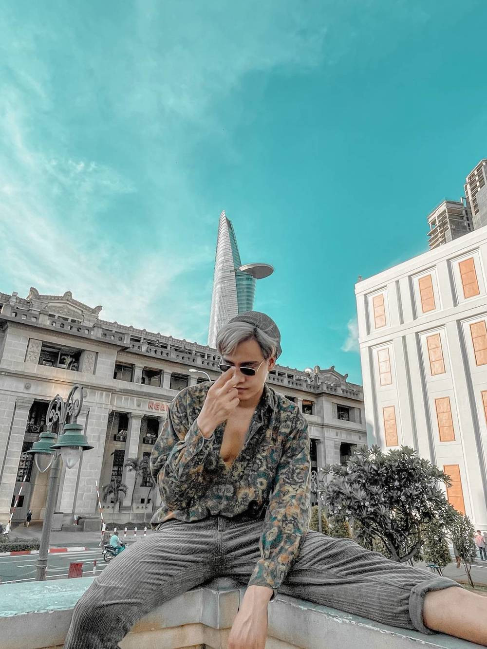 Hương Lê liệt kê một số điều mà chồng đã làm trong quãng thời gian cặp kè người yêu cũ khiến dân mạng cảm thấy tức giận như: Bỏ vợ bỏ con theo "tiểu tam", lấy xe của vợ đưa G.T.L. đi chơi, quay video, thậm chí là bỏ ngày sinh nhật của con, "bùng" luôn 3 triệu chu cấp theo thỏa thuận trước đó.