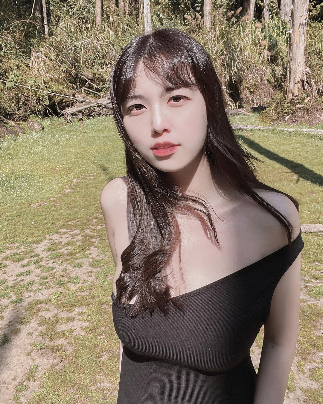 Hơn nữa, vẻ đẹp của Lý Bội Cẩn còn vô cùng tự nhiên, không có dấu vết chỉnh sửa, dao kéo.