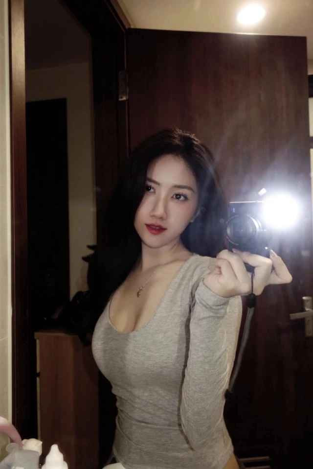 Tại đây, nữ MC không "flex" lố bịch mà cực kỳ tinh tế. Cô truyền tải thông điệp đầy hóm hỉnh.