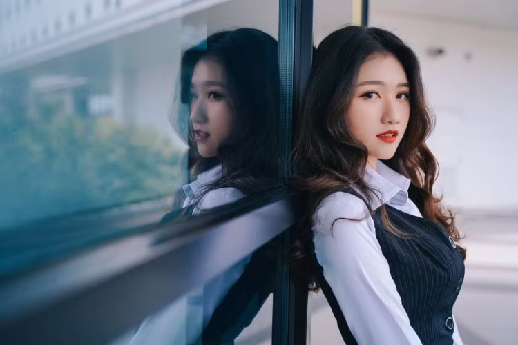 Trong suốt thời gian làm MC cho VALORANT, Linh Nắng đã nhận được nhiều lời khen và được nhận xét là "nữ MC số một làng FPS".