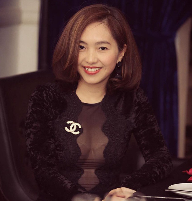 Luôn tâm niệm rằng chồng cùng các con mới là sự nghiệp lớn nhất cuộc đời, vì vậy Lưu Hà lựa chọn là hậu phương vững chắc cho gia đình.